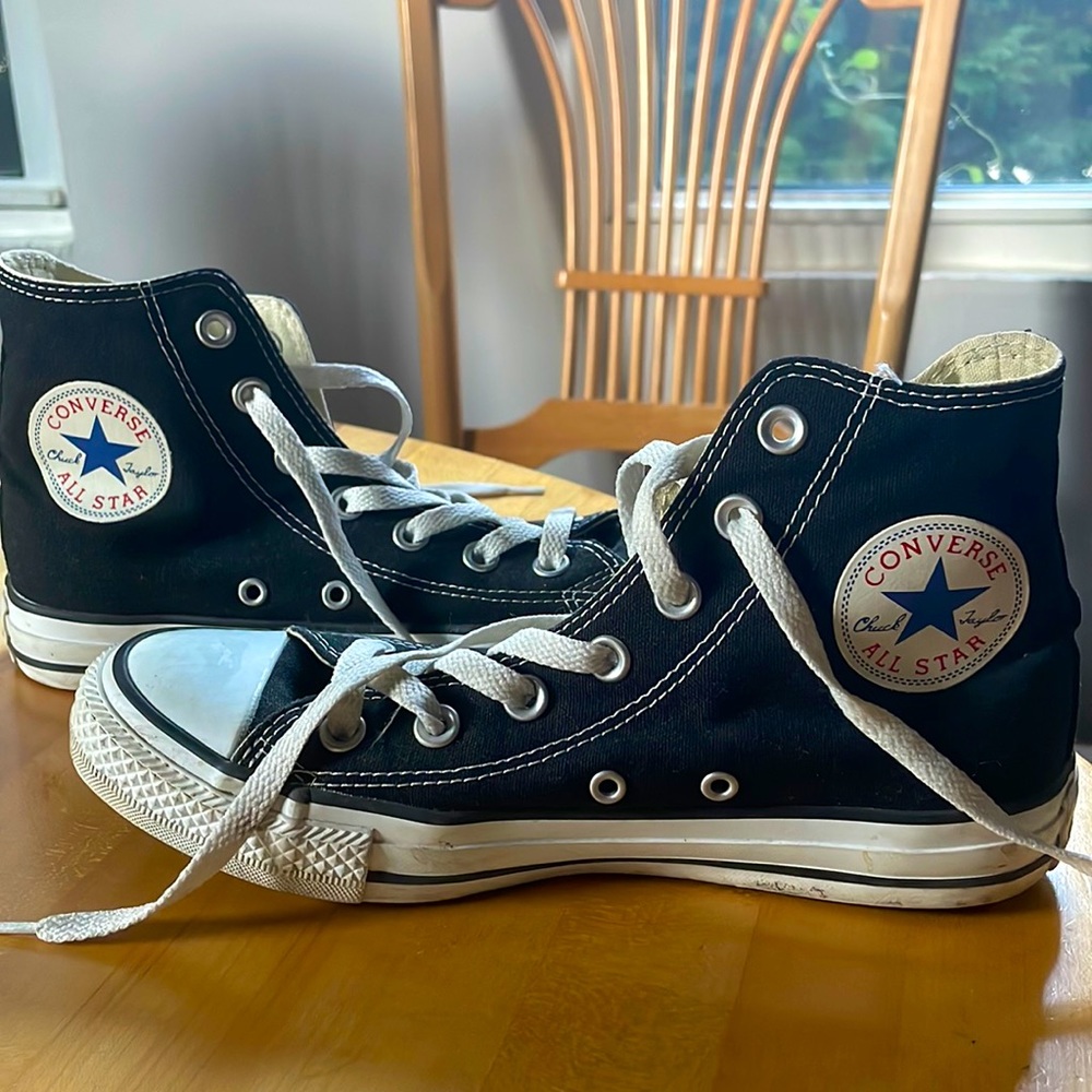 Converse high top, black, womens size 7, great condition minimal scuffs
